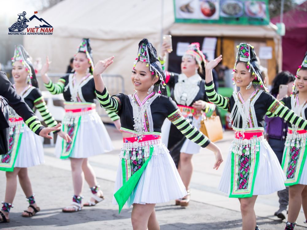 H'mong New Year dance