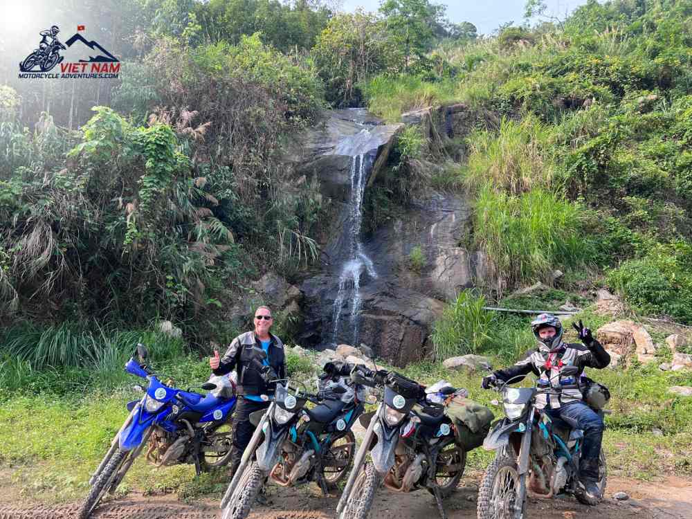 Customers of Vietnam Motorcycle Adventures are always equipped with complete motorcycle gear to ensure safety