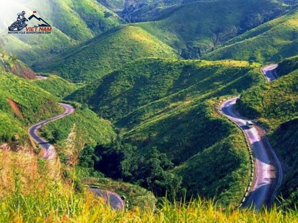 Tourists have the opportunity to explore endless roads in the Central region of Vietnam