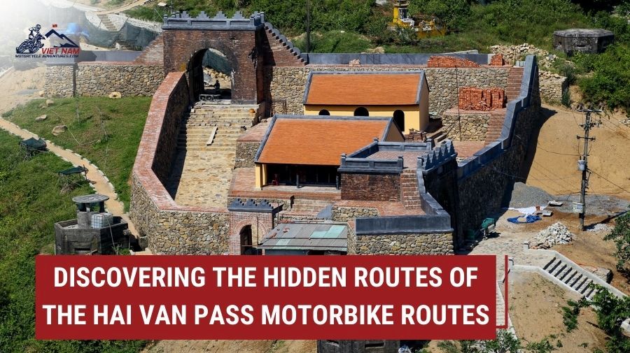 Text trong hình: Discovering the Hidden Routes of the Hai Van Pass Motorbike Routes